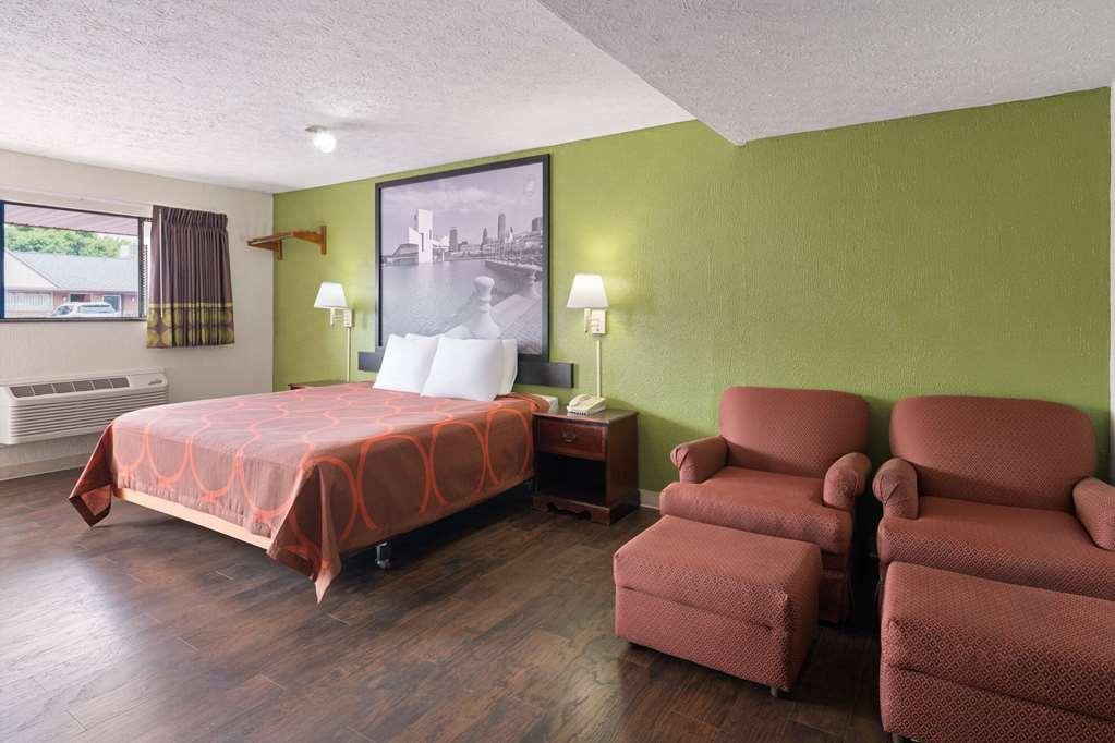 Rodeway Inn Youngstown Room photo